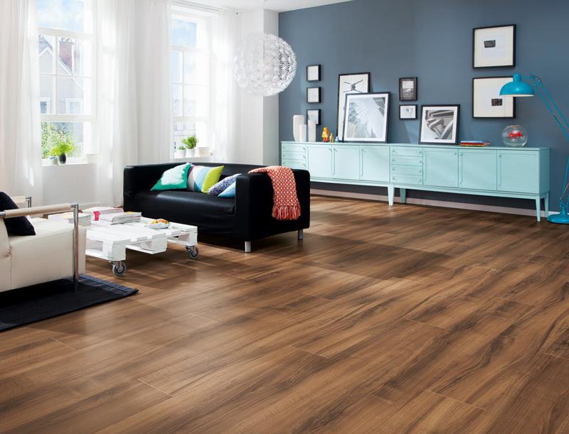 LAMINATE FLOORS